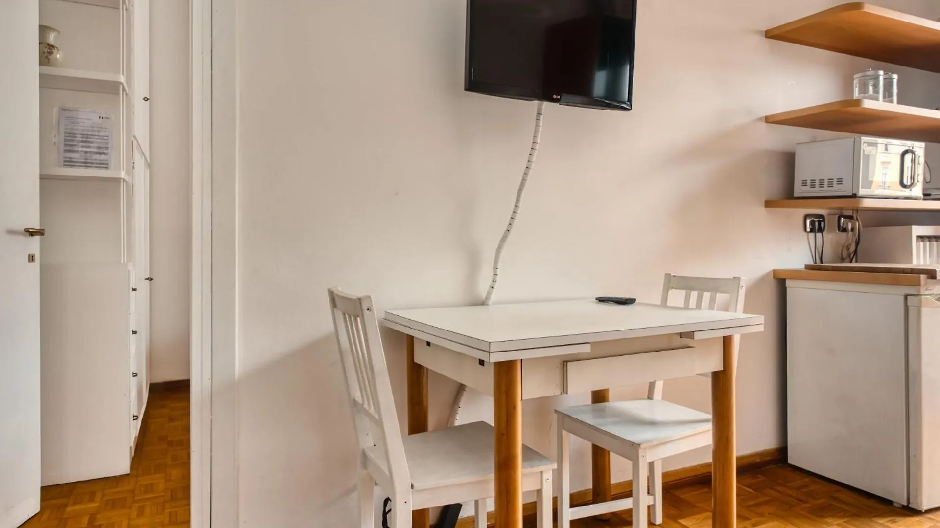 Apartment Domusmi Piccinni 21 Milan