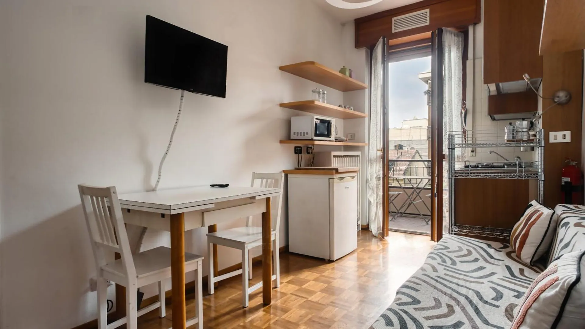 Domusmi Piccinni 21 Milan Italy